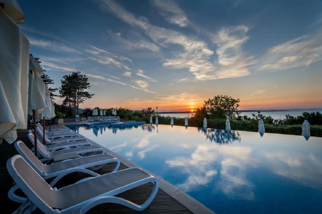 Eve Santa Marina Apartments - Sea, Pools, Relax ソゾポル エクステリア 写真